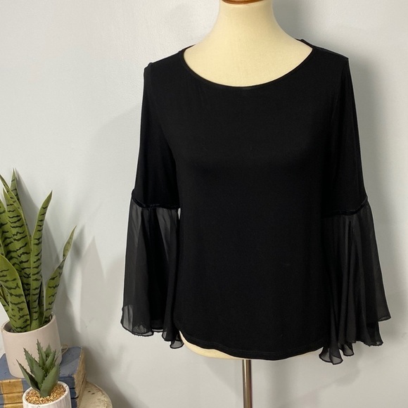 NWT W5 bell sleeve top - Picture 1 of 7